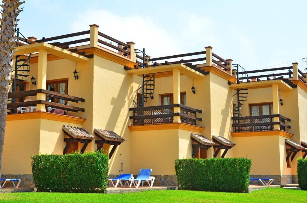 Apartamentos Villafaro Conil Conil De La Frontera Extérieur photo