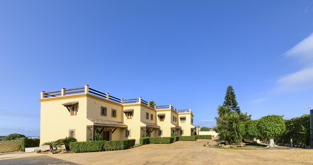 Apartamentos Villafaro Conil Conil De La Frontera Extérieur photo