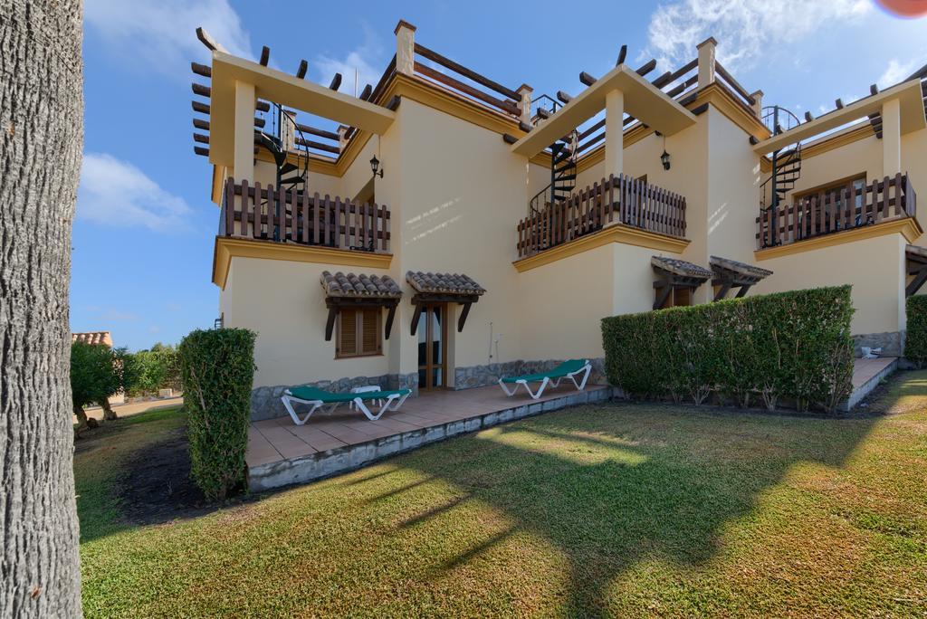 Apartamentos Villafaro Conil Conil De La Frontera Extérieur photo